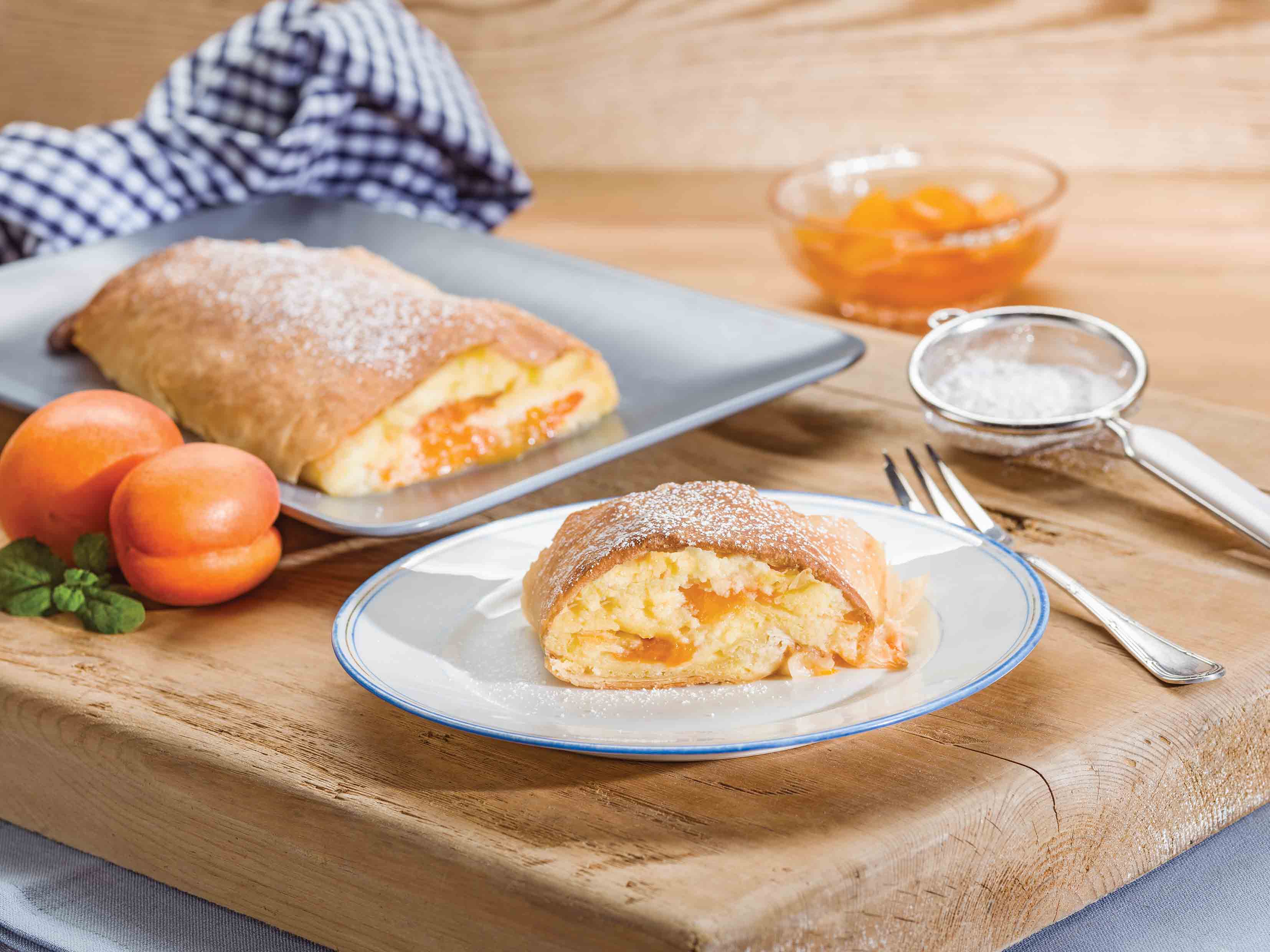 Topfen-Marillenstrudel - Tante Fanny