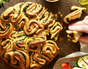 Knoblauch-Zupfbrot mit Kräutern