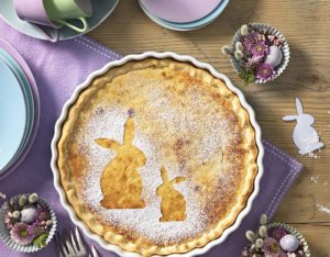 Oster-Grießtarte mit Marillenmarmelade
