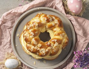 Osterkranz mit Eierlikörfüllung
