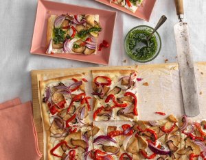 Veganer Flammkuchen mit Kräuterseitlingen