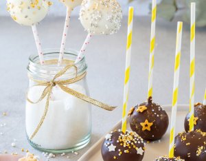 Festliche Cake Pops