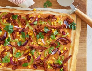 Veganer BBQ Flammkuchen