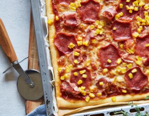 Schinken-Salami Pizza