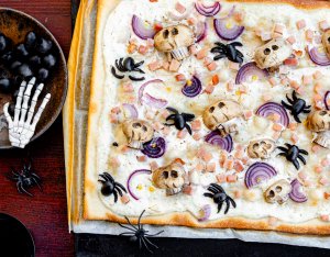 Grusel-Flammkuchen